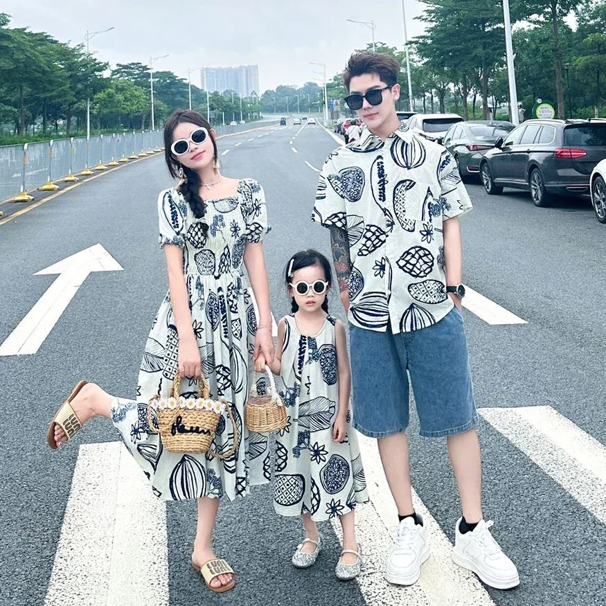 Plant Parent T Shirt - ชุดเดรสสตรีแบบสม็อคสไตล์เกาหลี เสื้อผ้าครอบครัวพี่สาว แม่ลูก พี่น้อง เสื้อผ้าสำหรับพ่อแม่และลูก เสื้อพ่อและลูกชาย